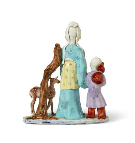 A CHINESE EXPORT PORCELAIN FAMILLE ROSE FIGURE GROUP - фото 3