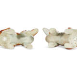 A LARGE PAIR OF CHINESE EXPORT PORCELAIN HOUNDS - photo 8