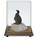 A JEWELED OBSIDIAN AND ROCK CRYSTAL FIGURE OF A PENGUIN - фото 2