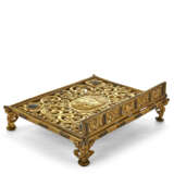 A SPANISH ENAMEL-INSET GILT COPPER LECTERN - Foto 5