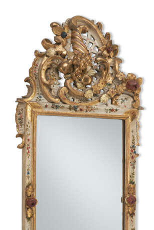 A PAIR OF SOUTH GERMAN CREAM AND POLYCHROME-PAINTED AND PARCEL-GILT MIRRORS - фото 2