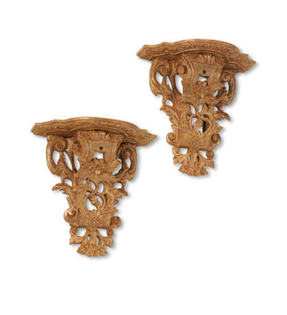 A PAIR OF REGENCE STYLE GILTWOOD BRACKETS - photo 2
