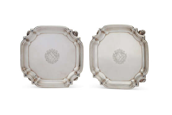 A PAIR OF GEORGE II SILVER WAITERS - фото 1