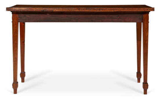 A PAIR OF GEORGE III MAHOGANY SIDE TABLES - фото 4