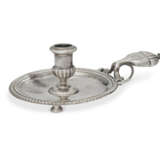 A QUEEN ANNE SILVER CHAMBER CANDLESTICK - фото 1