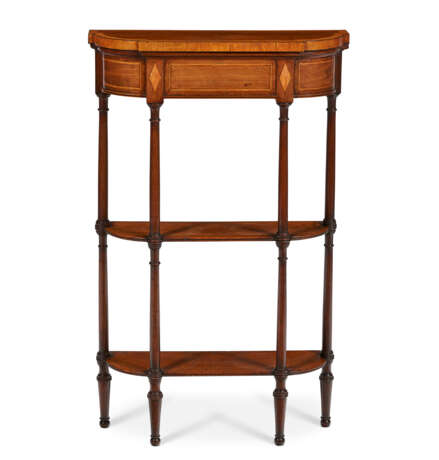 A GEORGE III MAHOGANY AND SATINWOOD-INLAIID SMALL SIDE TABLE - фото 1