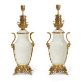 A PAIR OF FRENCH 'JAPONISME' ORMOLU-MOUNTED CRACKLE-GLAZED CELADON VASES MOUNTS AS LAMPS - фото 2