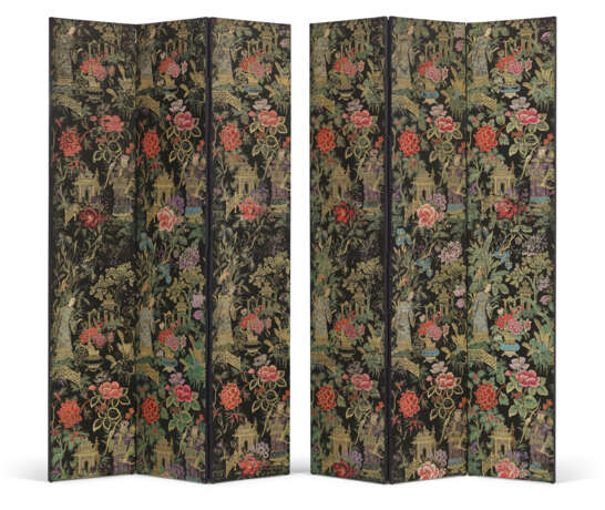 A PAIR OF UPHOLSTERED LAMPAS BROCHE SILK SCREENS - Foto 3