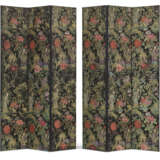A PAIR OF UPHOLSTERED LAMPAS BROCHE SILK SCREENS - photo 3