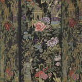 A PAIR OF UPHOLSTERED LAMPAS BROCHE SILK SCREENS - Foto 4
