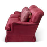 A MAGENTA SILK UPHOLSTERED TWO-SEAT SOFA - photo 2