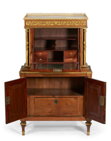 A RESTAURATION ORMOLU AND FRENCH PORCELAIN-MOUNTED MAHOGANY SECRETAIRE - фото 3