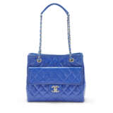 A BLUE PATENT LEATHER COCO SHINE TOTE WITH SILVER HARDWARE - фото 1