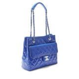 A BLUE PATENT LEATHER COCO SHINE TOTE WITH SILVER HARDWARE - photo 2