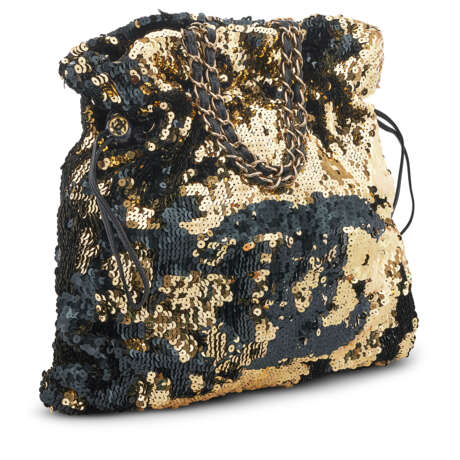 A GOLD & BLACK SEQUINS MAXI SUMMER NIGHTS TOTE BAG WITH GOLD HARDWARE - photo 2