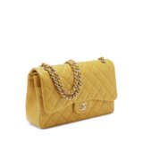 A YELLOW LAMBSKIN LEATHER JUMBO DOUBLE FLAP WITH MATTE PALE GOLD HARDWARE - Foto 2