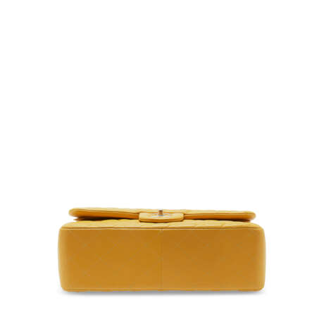 A YELLOW LAMBSKIN LEATHER JUMBO DOUBLE FLAP WITH MATTE PALE GOLD HARDWARE - photo 4