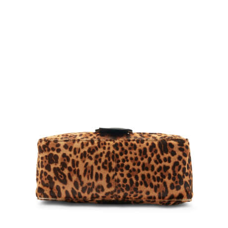 A LEOPARD PRINT PONY HAIR CALFSKIN & BLACK LEATHER MAMMA BAGUETTE WITH GOLD HARDWARE - Foto 4
