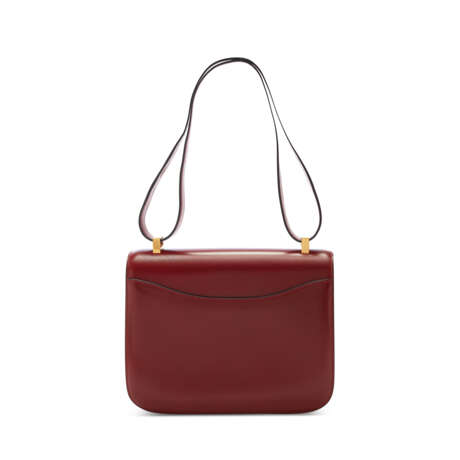 A ROUGE H CALFBOX LEATHER CONSTANCE 23 WITH GOLD HARDWARE - фото 3