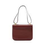 A ROUGE H CALFBOX LEATHER CONSTANCE 23 WITH GOLD HARDWARE - фото 3