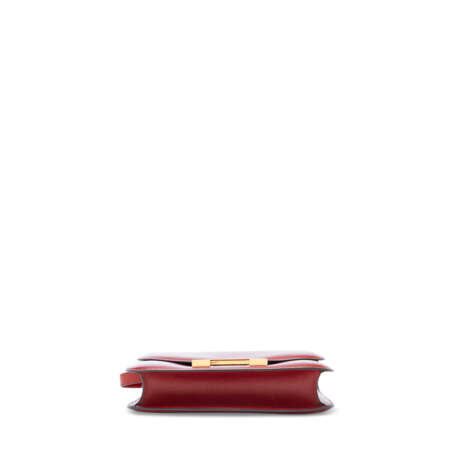 A ROUGE H CALFBOX LEATHER CONSTANCE 23 WITH GOLD HARDWARE - фото 4