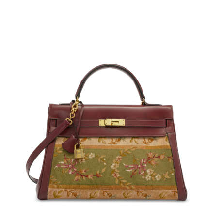 A RARE, CUSTOM ROUGE H CALFBOX LEATHER & TAPESTRY RETOURNÉ KELLY 32 WITH GOLD HARDWARE - Foto 1