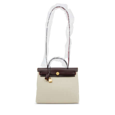 A BÉTON TOILE & ROUGE SELLIER VACHE HUNTER LEATHER HERBAG ZIP 31 WITH GOLD HARDWARE - Foto 1