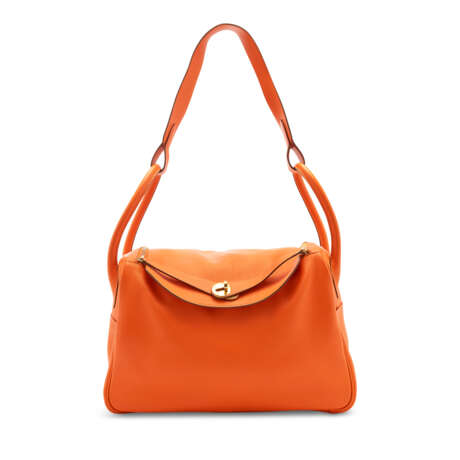 AN ORANGE H EVERGRAIN LEATHER LINDY 34 WITH GOLD HARDWARE - фото 1