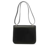 A BLACK CALFBOX LEATHER CONSTANCE 24 WITH PALLADIUM HARDWARE - фото 3