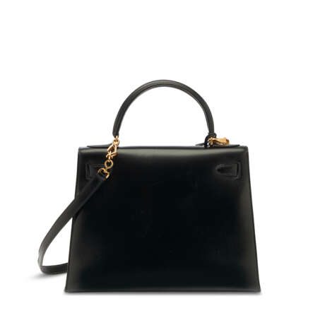 A BLACK CALFBOX LEATHER SELLIER KELLY 28 WITH GOLD HARDWARE - photo 3