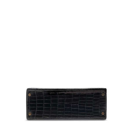 A SHINY BLACK POROSUS CROCODILE SELLIER KELLY 28 WITH GOLD HARDWARE - photo 4