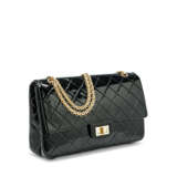 A BLACK PATENT LEATHER 2.55 REISSUE 227 DOUBLE FLAP WITH GOLD HARDWARE - photo 2