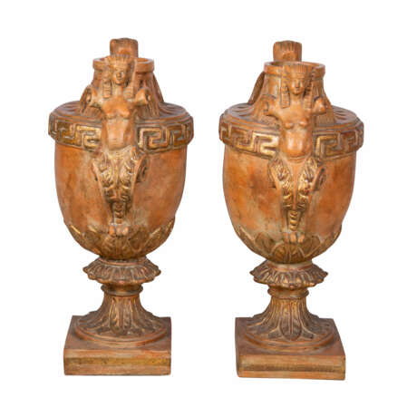 DECORATIVE PAIR OF FLOOR VASES IN EGYPTIAN STYLE - Foto 4