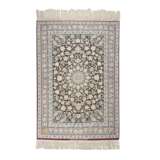 Oriental carpet with silk. ISFAHAN/PERSIA, 20th century, 160x110 cm. - Foto 2