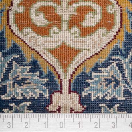 Oriental carpet with silk. ISFAHAN/PERSIA, 20th century, 160x110 cm. - photo 6