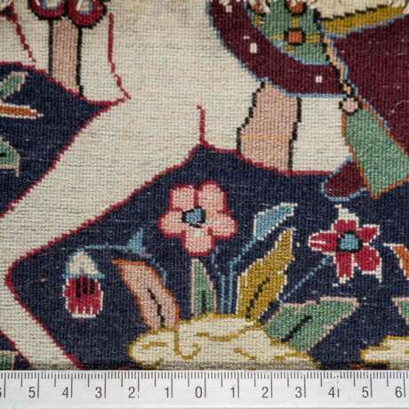 Hunting carpet. ISFAHAN/PERSIA, 20th century, 166x113 cm. - photo 2