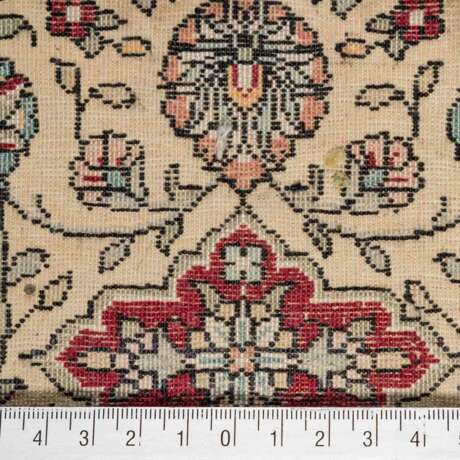 Oriental silk carpet. HEREKE, 20th century, 134x94 cm. - photo 2