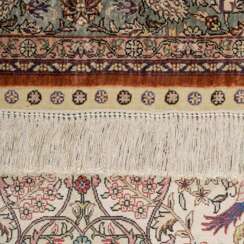 Oriental silk carpet. CHOTAN/PERSIA, 20th century, 153x93 cm.