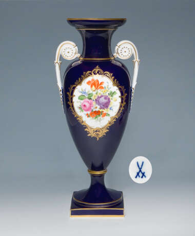 Große Kobaltfond-Vase. - фото 1