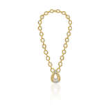 VAN CLEEF & ARPELS GOLD AND DIAMOND PENDANT-NECKLACE - фото 3