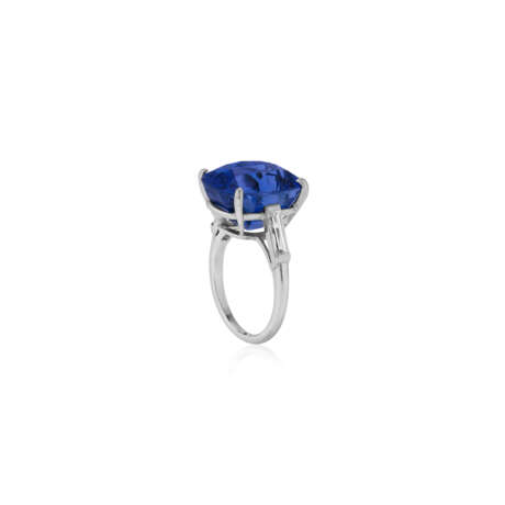 SAPPHIRE AND DIAMOND RING MOUNTED BY CARTIER - photo 5