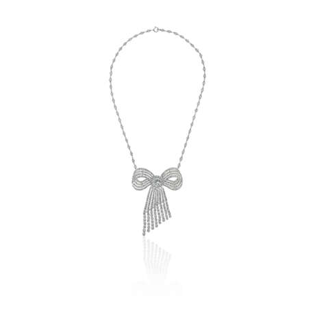 CARTIER BELLE ÉPOQUE DIAMOND BOW PENDANT-BROOCH WITH LATER ADDED NECKCHAIN - Foto 4