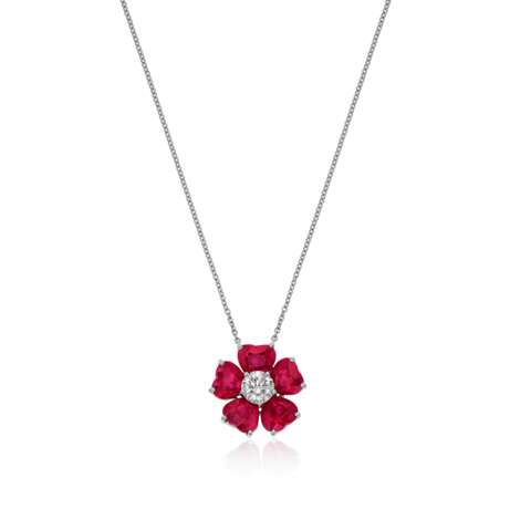 GRAFF RUBY AND DIAMOND FLOWER PENDANT-NECKLACE - Foto 1