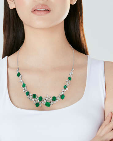 NO RESERVE | EMERALD AND DIAMOND NECKLACE - фото 2