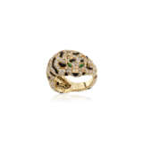 CARTIER DIAMOND, ONYX AND EMERALD TIGER RING - Foto 6