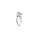 MOUSSAIEFF DIAMOND RING - photo 5