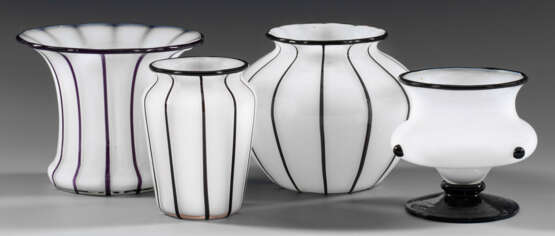 Vier Vasen von Loetz - фото 1