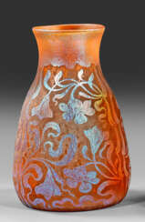 Seltene Jugendstil-Vase mit geätztem Dekor von Loetz Witwe