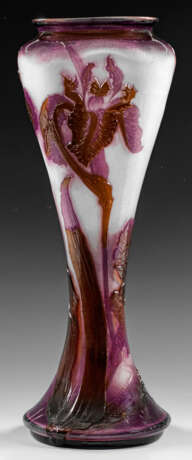 Große Gallé-Vase mit Schwertlilien-Dekor - Foto 1