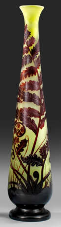 Große Gallé-Vase mit Farndekor - фото 1
